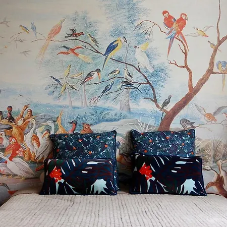 La Cage Aux Oiseaux Apartment *